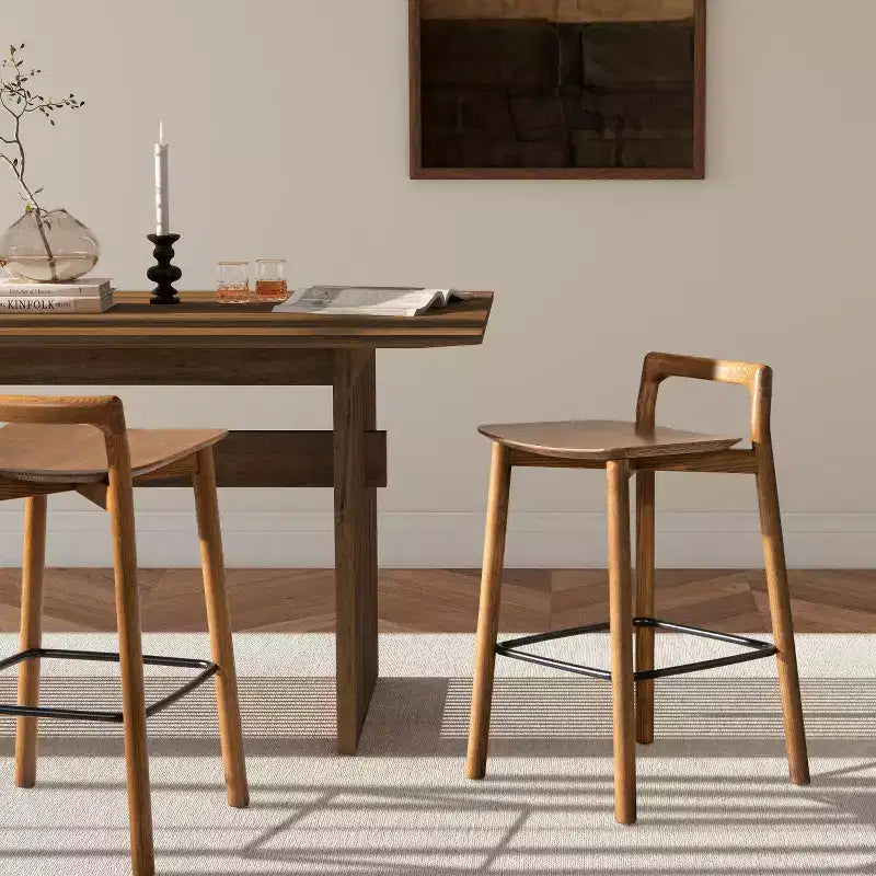 Sgabello da bancone basso in legno con sedile singolo, in noce marrone scuro/frassino biondo naturale