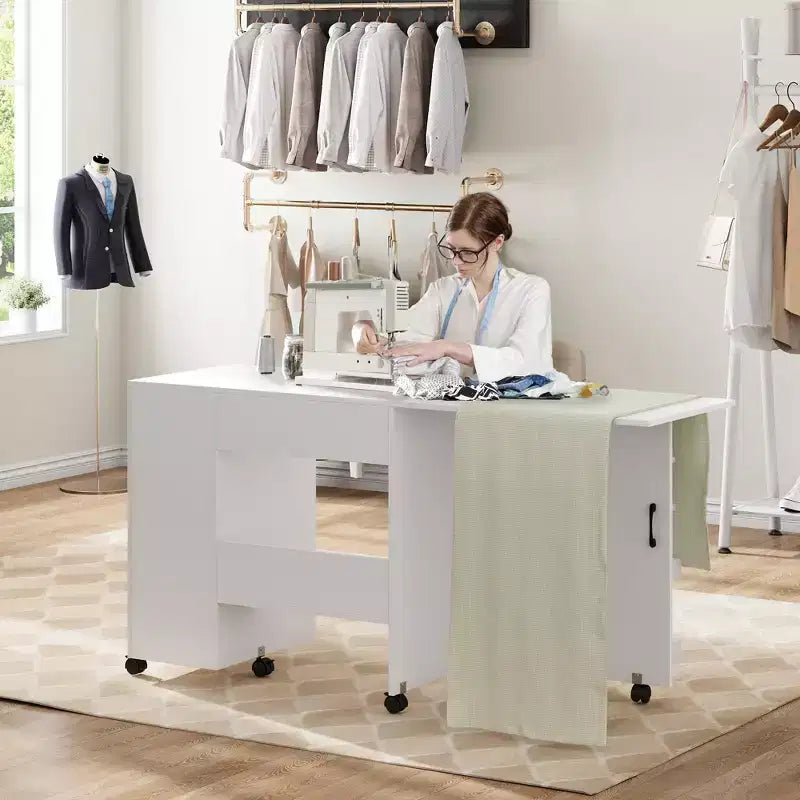 Tavolo da Cucito Pieghevole Marrone/Bianco con Contenitore, Scrivania Artigianale Singola con Ruote Bloccabili