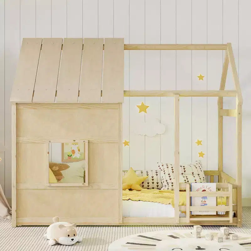 Letto a pavimento gemello a forma di casetta con tetto e recinzione, colori naturale/bianco/nudo e bianco, per 1 bambino